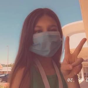 Meet your Posher, Danielle